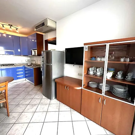 In 39724 Apartment *